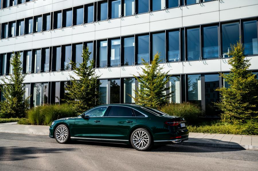  Audi A8 L 60 TFSI e Quattro 2019 года  (WW) (фото 20 из 61)